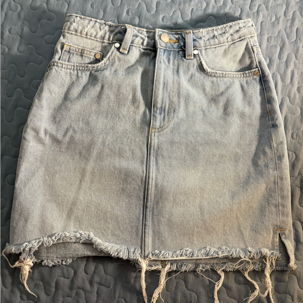 H&M Light Blue Denim Mini Skirt with Frayed Hem